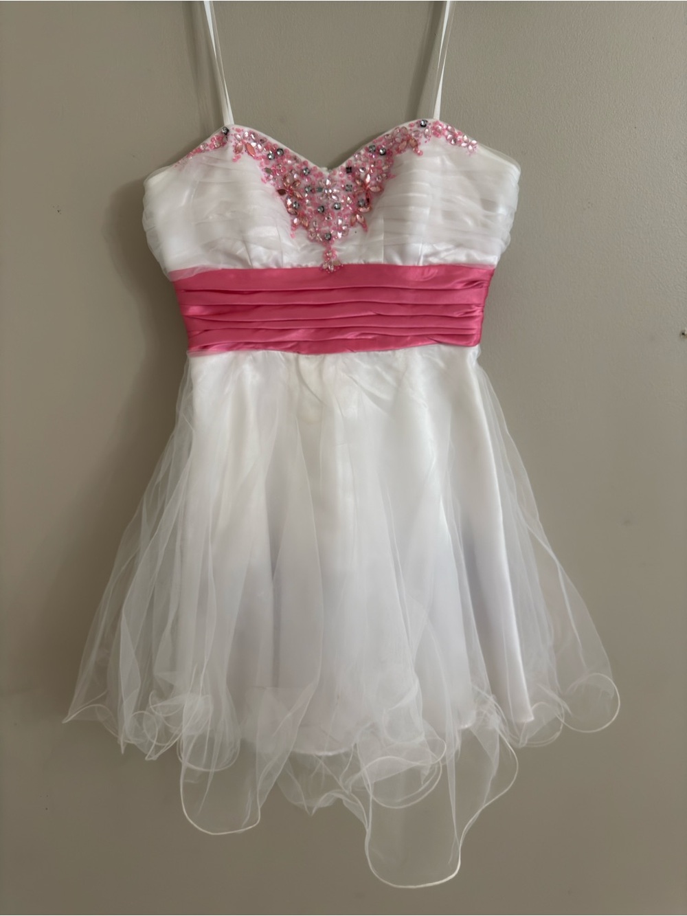 Y2K Strapless White and Pink Embellished Tulle Prom/ Homecoming Dress